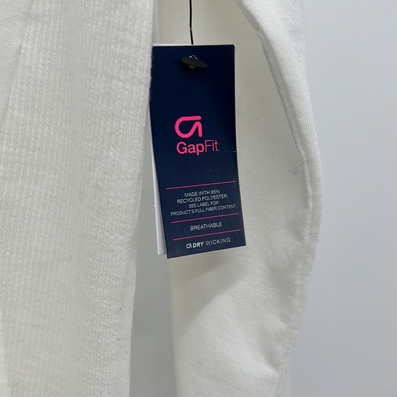 GapFit Top - Kids - Picture 4 of 5